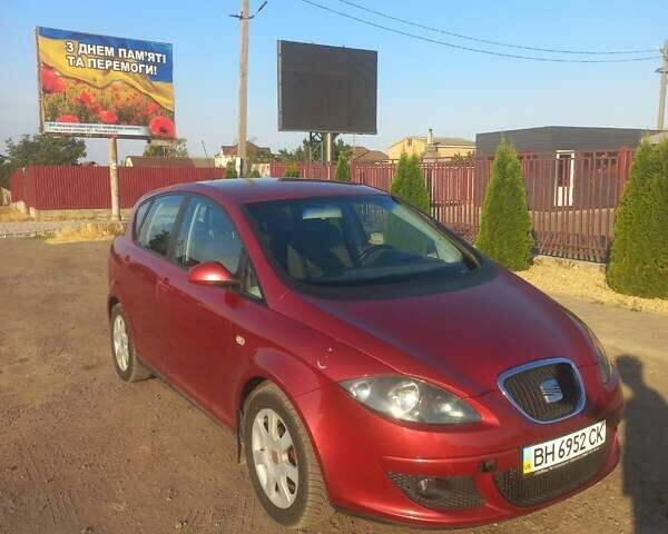 Красный Сеат Толедо, объемом двигателя 1.6 л и пробегом 300 тыс. км за 5500 $, фото 1 на Automoto.ua