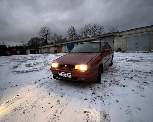 Красный Сеат Толедо, объемом двигателя 1.6 л и пробегом 380 тыс. км за 1200 $, фото 1 на Automoto.ua