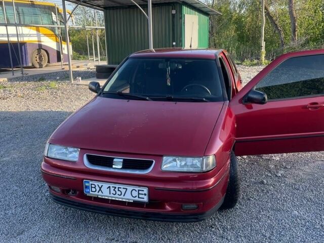 Красный Сеат Толедо, объемом двигателя 1.6 л и пробегом 300 тыс. км за 2200 $, фото 1 на Automoto.ua