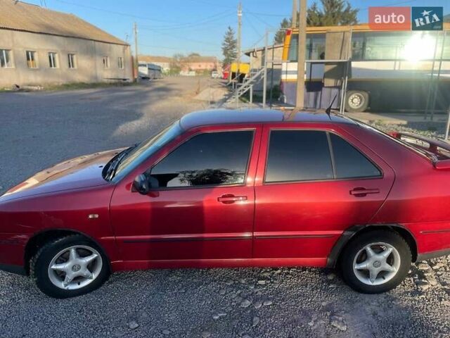 Красный Сеат Толедо, объемом двигателя 1.6 л и пробегом 300 тыс. км за 2200 $, фото 1 на Automoto.ua