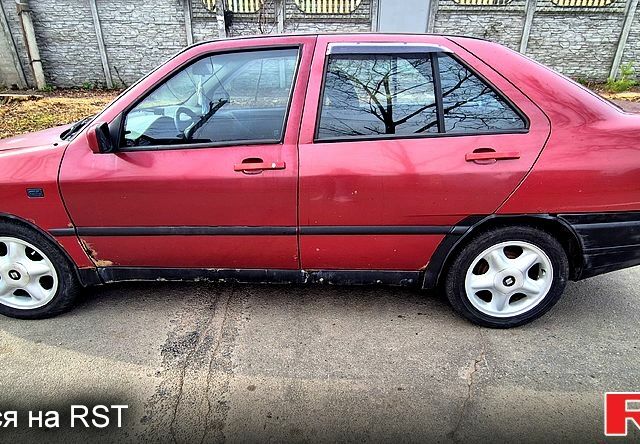 Красный Сеат Толедо, объемом двигателя 1.8 л и пробегом 0 тыс. км за 1000 $, фото 1 на Automoto.ua