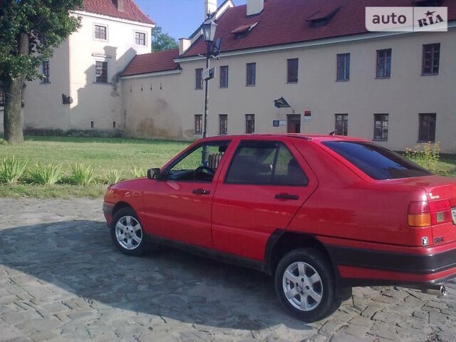 Червоний Сеат Toledo, об'ємом двигуна 1.6 л та пробігом 377 тис. км за 2700 $, фото 1 на Automoto.ua