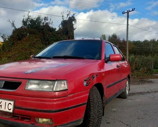 Сеат Toledo 1993 у Вінниці на Automoto.ua Червоний Сеат Toledo, об'ємом двигуна 2 л та пробігом 200 тис. км за 1500 $, фото 1 на Automoto.ua