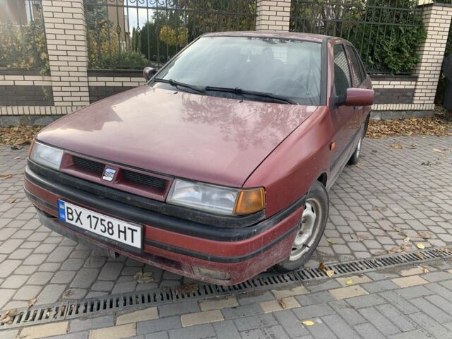 Сеат Toledo 1993 у Шепетовке на Automoto.ua Червоний Сеат Toledo, об'ємом двигуна 1.9 л та пробігом 415 тис. км за 950 $, фото 1 на Automoto.ua