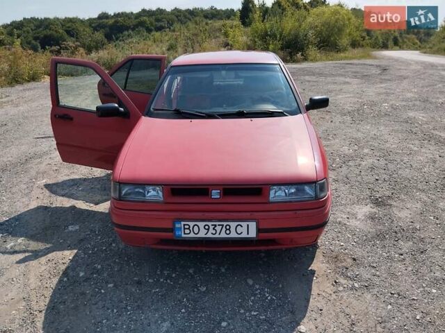 Красный Сеат Толедо, объемом двигателя 1.6 л и пробегом 309 тыс. км за 1350 $, фото 1 на Automoto.ua