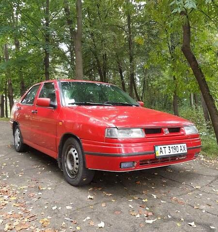 Червоний Сеат Toledo, об'ємом двигуна 1.8 л та пробігом 258 тис. км за 1800 $, фото 1 на Automoto.ua