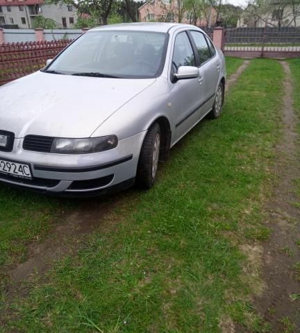 Сірий Сеат Toledo, об'ємом двигуна 1.6 л та пробігом 300 тис. км за 1550 $, фото 1 на Automoto.ua