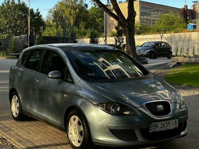Сірий Сеат Toledo, об'ємом двигуна 2 л та пробігом 231 тис. км за 3500 $, фото 1 на Automoto.ua