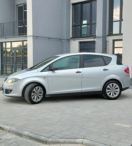 Сірий Сеат Toledo, об'ємом двигуна 1.6 л та пробігом 250 тис. км за 4200 $, фото 1 на Automoto.ua