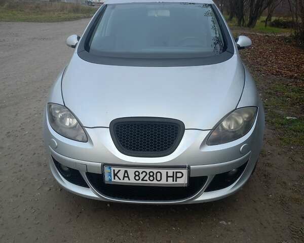 Серый Сеат Толедо, объемом двигателя 1.6 л и пробегом 436 тыс. км за 4600 $, фото 1 на Automoto.ua