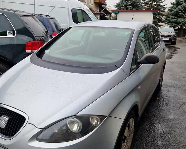 Серый Сеат Толедо, объемом двигателя 1.6 л и пробегом 274 тыс. км за 5800 $, фото 1 на Automoto.ua