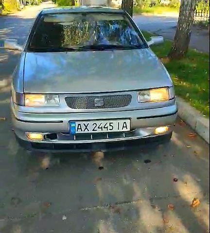 Серый Сеат Толедо, объемом двигателя 1.8 л и пробегом 20 тыс. км за 1600 $, фото 1 на Automoto.ua