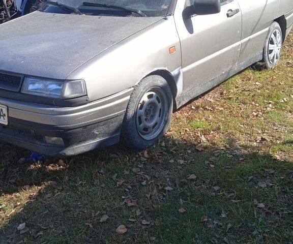 Сірий Сеат Toledo, об'ємом двигуна 1.9 л та пробігом 300 тис. км за 718 $, фото 1 на Automoto.ua