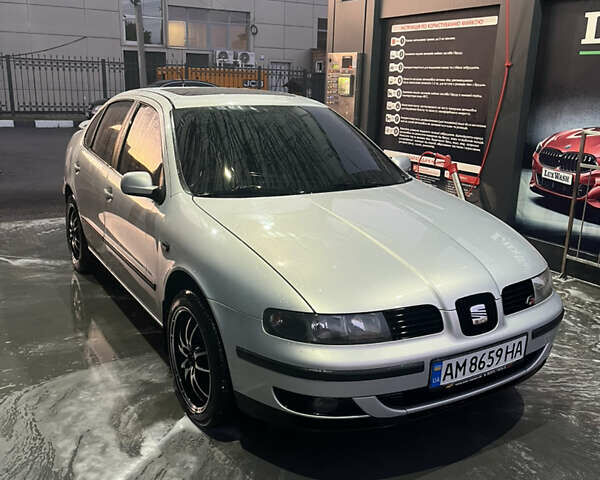 Серый Сеат Толедо, объемом двигателя 1.8 л и пробегом 203 тыс. км за 4200 $, фото 1 на Automoto.ua