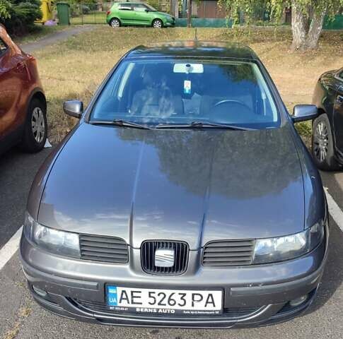 Сеат Toledo 2002 у Дніпро (Дніпропетровську) на Automoto.ua Сірий Сеат Toledo, об'ємом двигуна 1.6 л та пробігом 300 тис. км за 3500 $, фото 1 на Automoto.ua