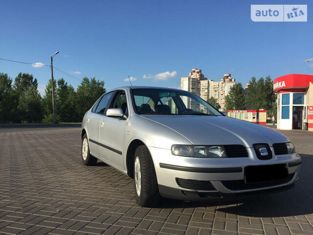 Сірий Сеат Toledo, об'ємом двигуна 1.9 л та пробігом 300 тис. км за 4300 $, фото 1 на Automoto.ua