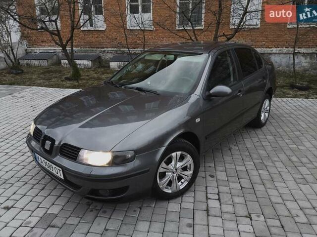 Сірий Сеат Toledo, об'ємом двигуна 1.8 л та пробігом 376 тис. км за 2899 $, фото 1 на Automoto.ua
