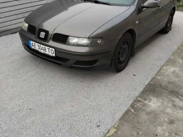 Серый Сеат Толедо, объемом двигателя 1.6 л и пробегом 195 тыс. км за 5000 $, фото 1 на Automoto.ua