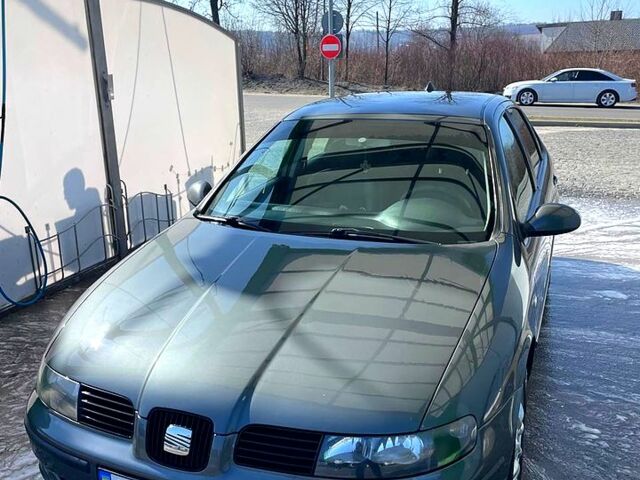 Серый Сеат Толедо, объемом двигателя 1.6 л и пробегом 271 тыс. км за 4800 $, фото 1 на Automoto.ua