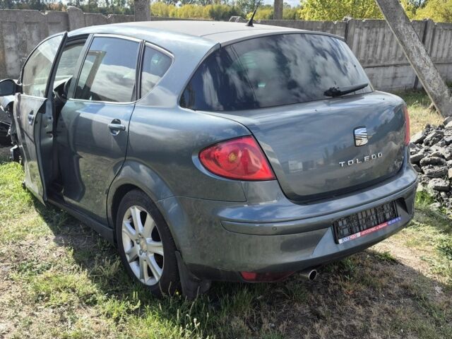 Сірий Сеат Toledo, об'ємом двигуна 0 л та пробігом 220 тис. км за 1000 $, фото 1 на Automoto.ua