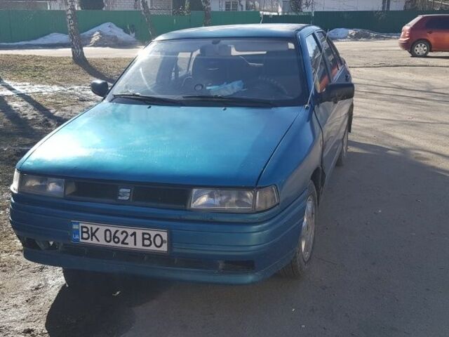 Синий Сеат Толедо, объемом двигателя 1.6 л и пробегом 412 тыс. км за 570 $, фото 1 на Automoto.ua