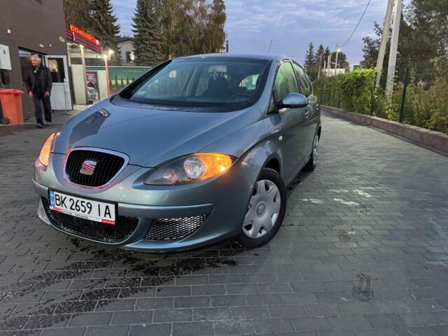 Синий Сеат Толедо, объемом двигателя 2 л и пробегом 2 тыс. км за 3514 $, фото 1 на Automoto.ua