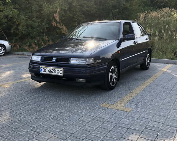 Синій Сеат Toledo, об'ємом двигуна 2 л та пробігом 400 тис. км за 950 $, фото 1 на Automoto.ua