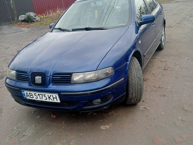 Синій Сеат Toledo, об'ємом двигуна 1.6 л та пробігом 300 тис. км за 2800 $, фото 1 на Automoto.ua