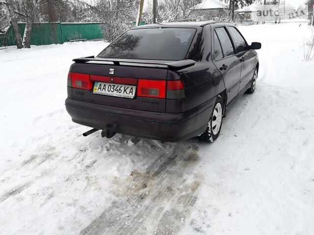 Синій Сеат Toledo, об'ємом двигуна 1.8 л та пробігом 250 тис. км за 1800 $, фото 1 на Automoto.ua