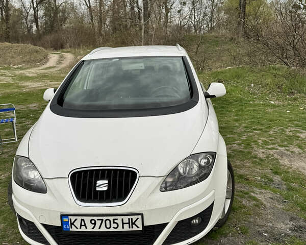 Белый Сеат Altea XL, объемом двигателя 1.6 л и пробегом 262 тыс. км за 6800 $, фото 1 на Automoto.ua