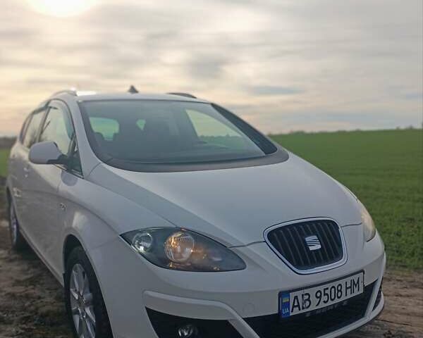 Сеат Altea XL 2011 в Виннице на Automoto.ua Белый Сеат Altea XL, объемом двигателя 1.6 л и пробегом 230 тыс. км за 7499 $, фото 1 на Automoto.ua