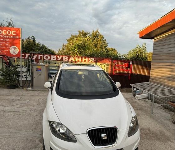 Белый Сеат Altea XL, объемом двигателя 1.6 л и пробегом 226 тыс. км за 9200 $, фото 1 на Automoto.ua
