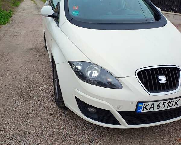 Белый Сеат Altea XL, объемом двигателя 1.6 л и пробегом 282 тыс. км за 7900 $, фото 1 на Automoto.ua