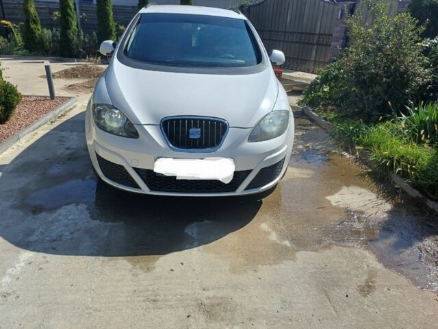 Білий Сеат Altea XL, об'ємом двигуна 1.6 л та пробігом 359 тис. км за 7700 $, фото 1 на Automoto.ua