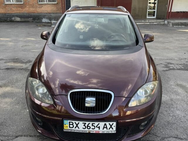 Красный Сеат Altea XL, объемом двигателя 1.6 л и пробегом 290 тыс. км за 6200 $, фото 1 на Automoto.ua