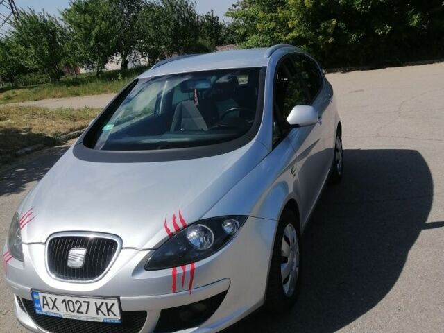 Серый Сеат Altea XL, объемом двигателя 2 л и пробегом 350 тыс. км за 4900 $, фото 1 на Automoto.ua