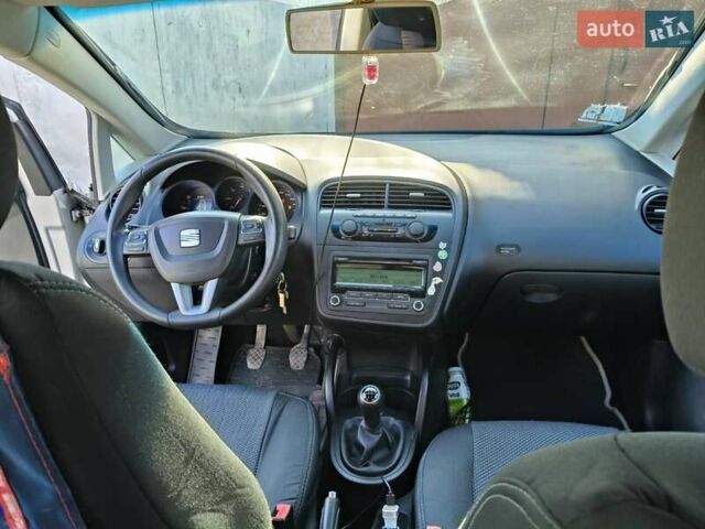 Сірий Сеат Altea XL, об'ємом двигуна 1.6 л та пробігом 248 тис. км за 7800 $, фото 1 на Automoto.ua