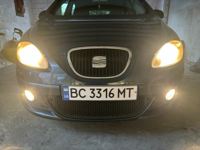 Синий Сеат Altea XL, объемом двигателя 1.6 л и пробегом 286 тыс. км за 4200 $, фото 1 на Automoto.ua