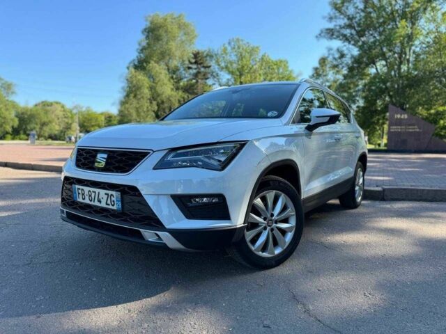 Белый Сеат Ateca, объемом двигателя 0.16 л и пробегом 200 тыс. км за 17999 $, фото 1 на Automoto.ua