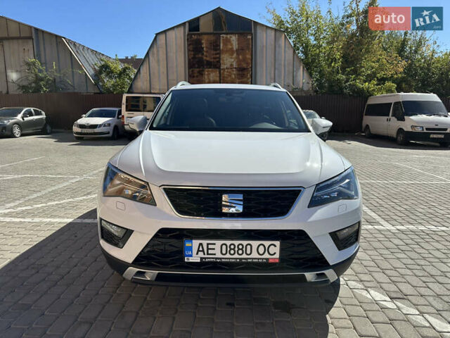 Белый Сеат Ateca, объемом двигателя 1.6 л и пробегом 60 тыс. км за 24999 $, фото 1 на Automoto.ua