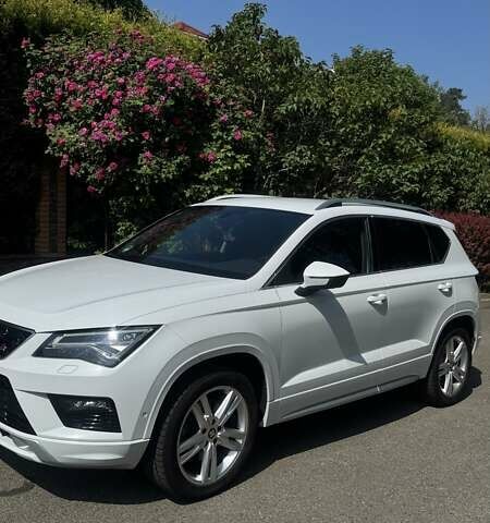 Белый Сеат Ateca, объемом двигателя 1.97 л и пробегом 104 тыс. км за 30200 $, фото 1 на Automoto.ua