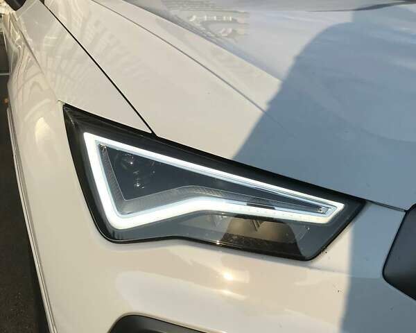 Белый Сеат Ateca, объемом двигателя 1.97 л и пробегом 11 тыс. км за 35000 $, фото 1 на Automoto.ua