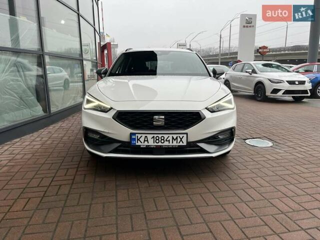 Белый Сеат Leon Sportstourer, объемом двигателя 1.5 л и пробегом 2 тыс. км за 30806 $, фото 1 на Automoto.ua