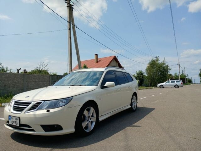 Белый Сааб 9-3 X, объемом двигателя 2 л и пробегом 275 тыс. км за 6000 $, фото 1 на Automoto.ua