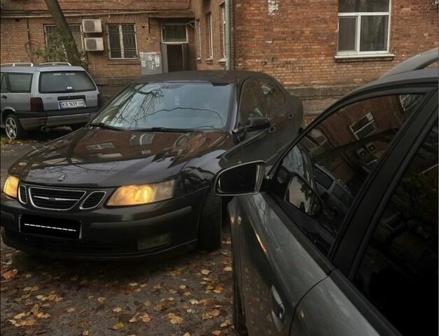 Черный Сааб 9-3 X, объемом двигателя 1.9 л и пробегом 450 тыс. км за 2500 $, фото 1 на Automoto.ua