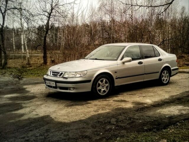 Серый Сааб 9-5, объемом двигателя 2 л и пробегом 352 тыс. км за 3300 $, фото 1 на Automoto.ua
