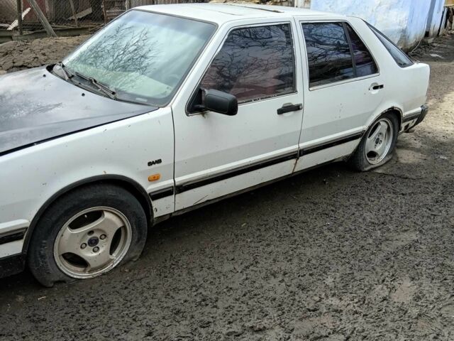 Белый Сааб 9000, объемом двигателя 2 л и пробегом 200 тыс. км за 275 $, фото 1 на Automoto.ua