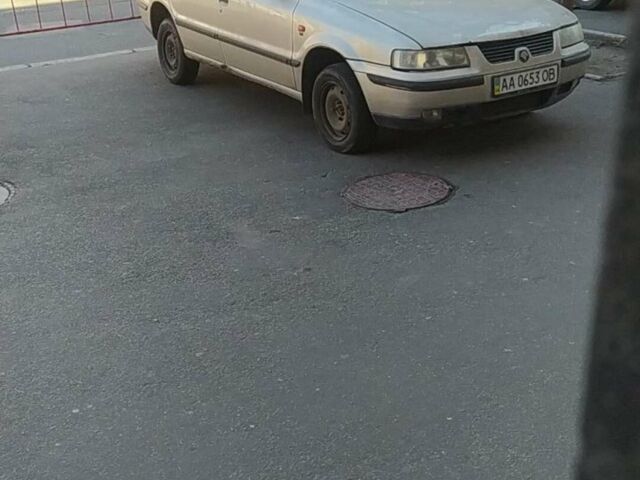 Бежевый Саманд ЛХ, объемом двигателя 1.8 л и пробегом 257 тыс. км за 2000 $, фото 1 на Automoto.ua