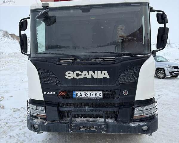 Белый Сканиа П, объемом двигателя 12.74 л и пробегом 216 тыс. км за 115000 $, фото 1 на Automoto.ua