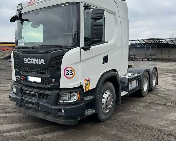 Белый Сканиа R 440, объемом двигателя 12.74 л и пробегом 90 тыс. км за 94890 $, фото 1 на Automoto.ua